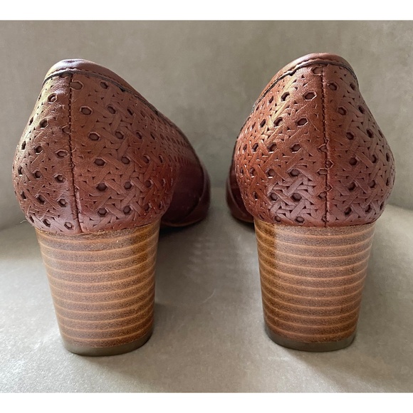 Cole Haan Carlee Brown Leather Pumps, Woven Cane Texture - Picture 3 of 5